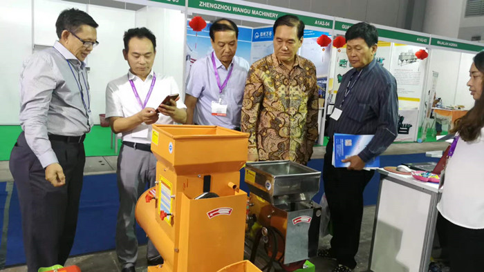 農(nóng)家寶機(jī)械 印度尼西亞展會(huì)雅加達(dá)成功參展，并收獲滿滿